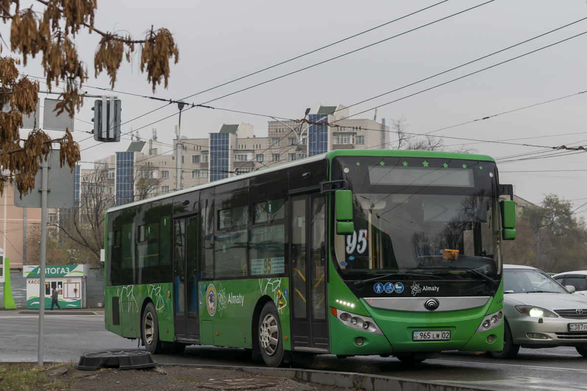 Алматы, Yutong ZK6118HGA (СарыаркаАвтоПром) № 965 LW 02