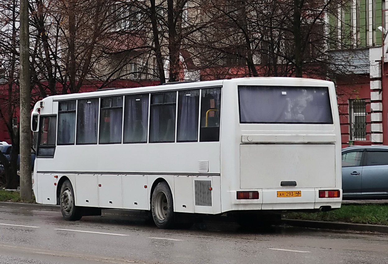 Липецкая область, КАвЗ-4238-61 № 083