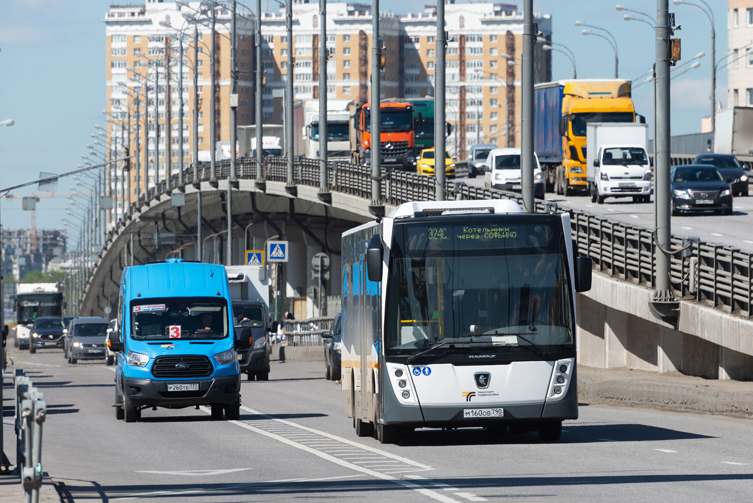 Московская область, Ford Transit FBD [RUS] (Z6F.ESG.) № Р 260 ТЕ 777; Московская область, НефАЗ-5299-31-52 № 029835