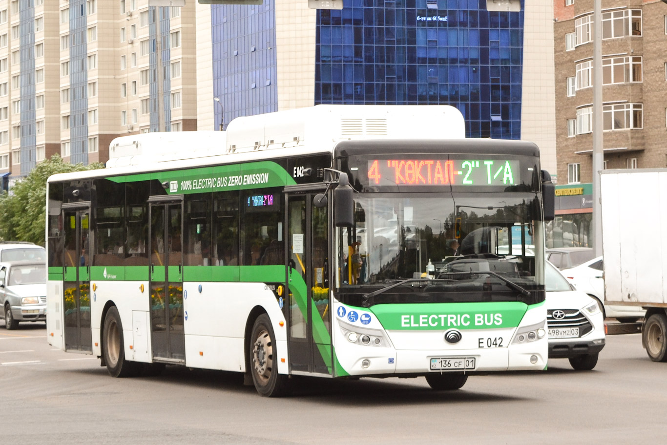 Астана, Yutong E12LF (ZK6128BEVG) (СарыаркаАвтоПром) № E042