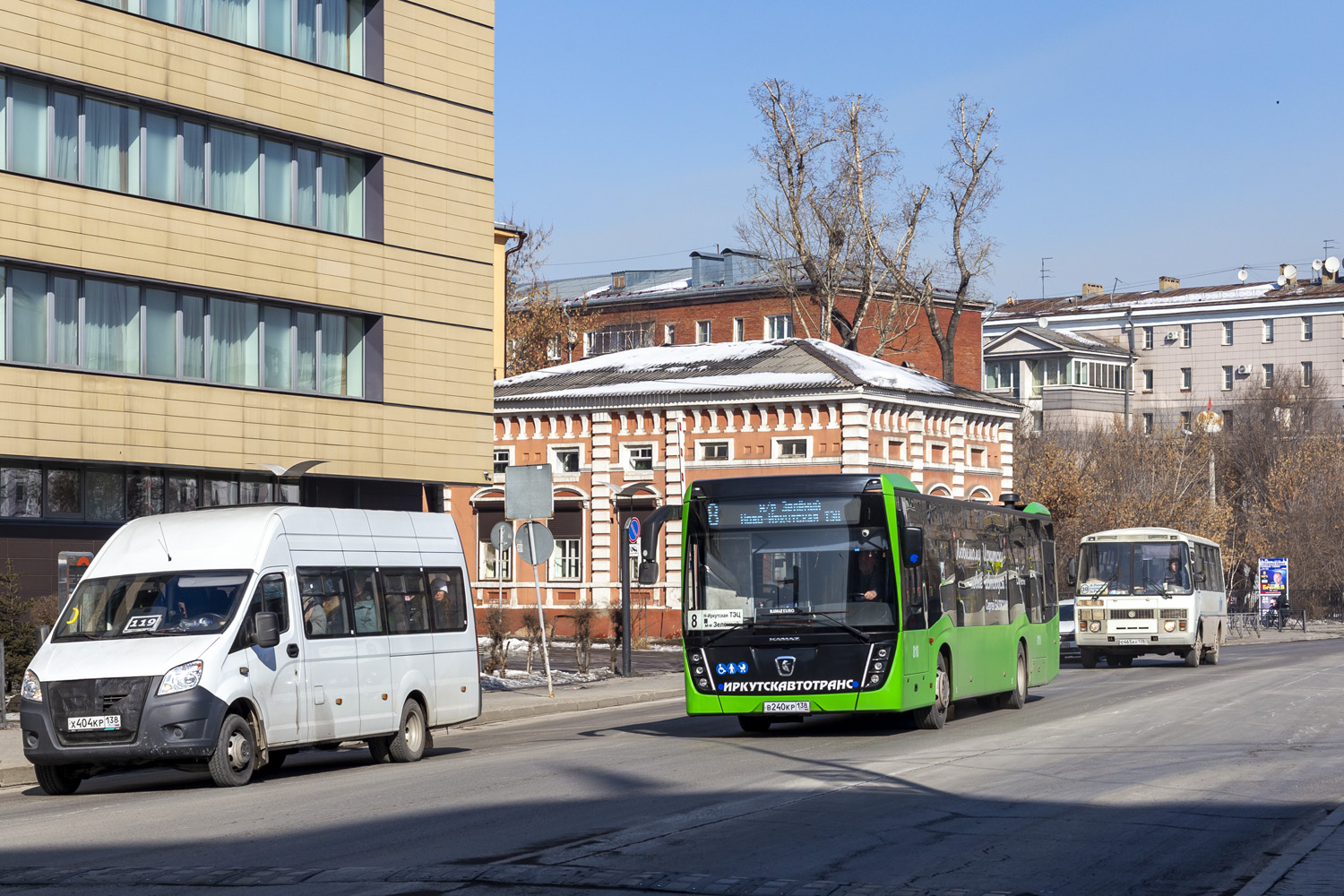 Иркутская область, ГАЗ-A65R52 Next № Х 404 КР 138; Иркутская область, НефАЗ-5299-40-52 № 810