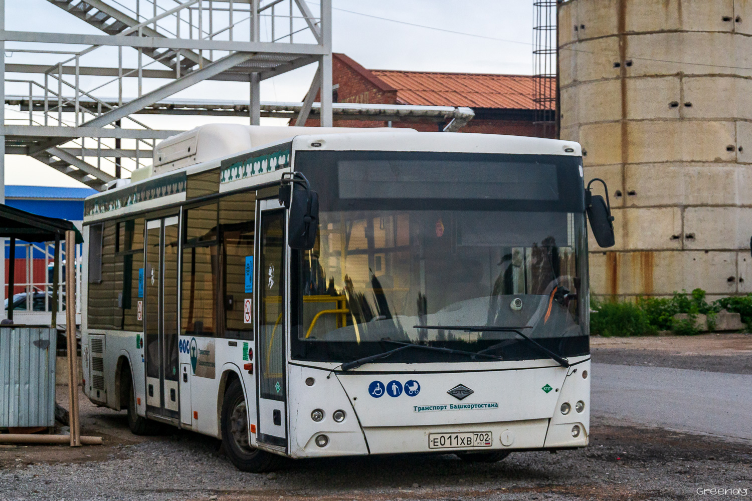 Башкортостан, Lotos-206 № Е 011 ХВ 702