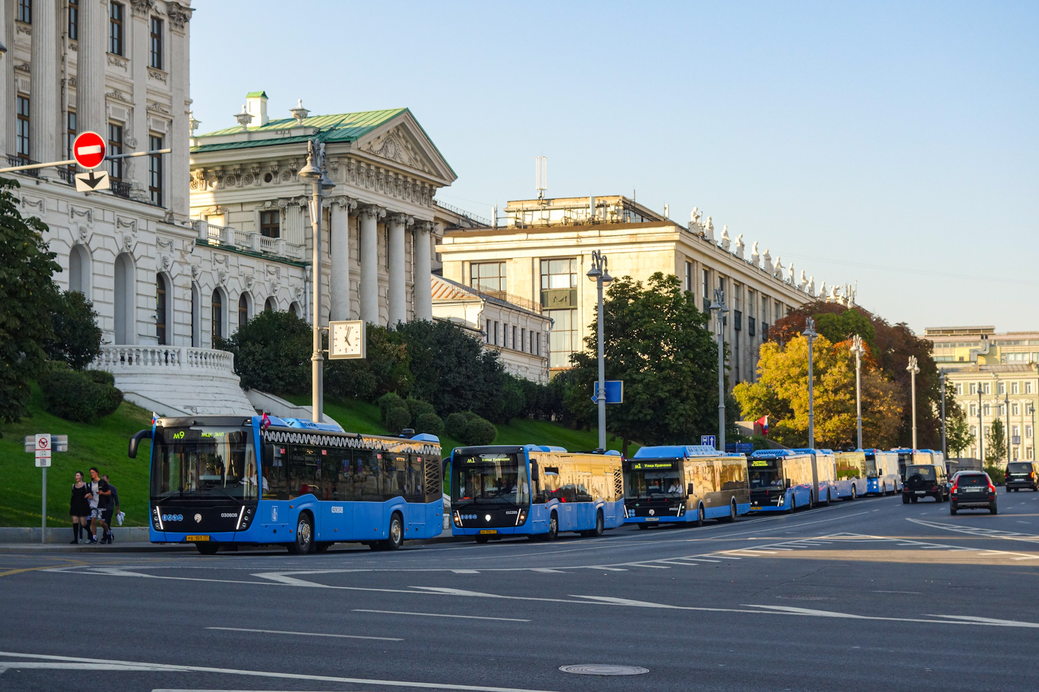 Москва, НефАЗ-5299-40-52 № 030808; Москва, ЛиАЗ-6213.65 № 012232