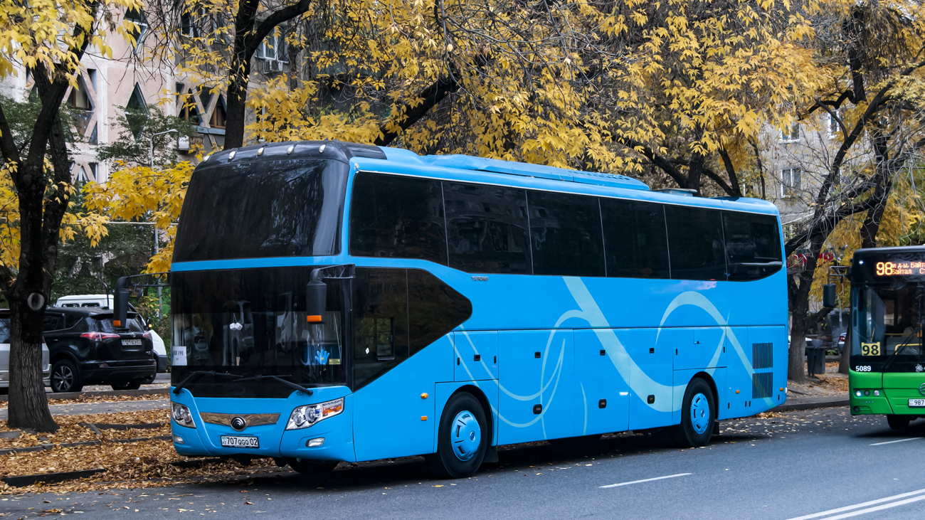 Алматы, Yutong ZK6126HQA9 № 707 QGQ 02