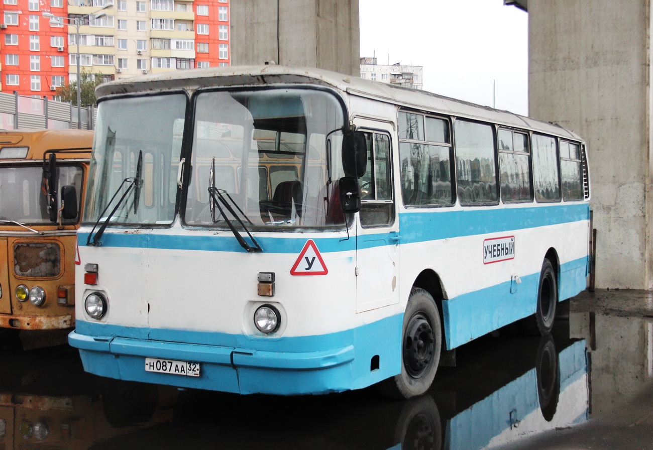 Москва, ЛАЗ-695Н № Н 087 АА 32
