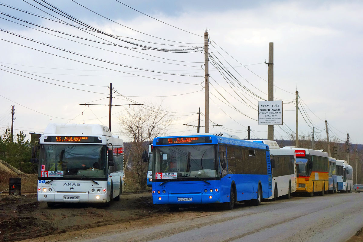 Саратовская область, ЛиАЗ-5292.67 (CNG) № У 483 МТ 797; Саратовская область, ЛиАЗ-5292.65 № Е 367 НТ 164; Саратовская область, Mercedes-Benz O405 № АУ 642 64