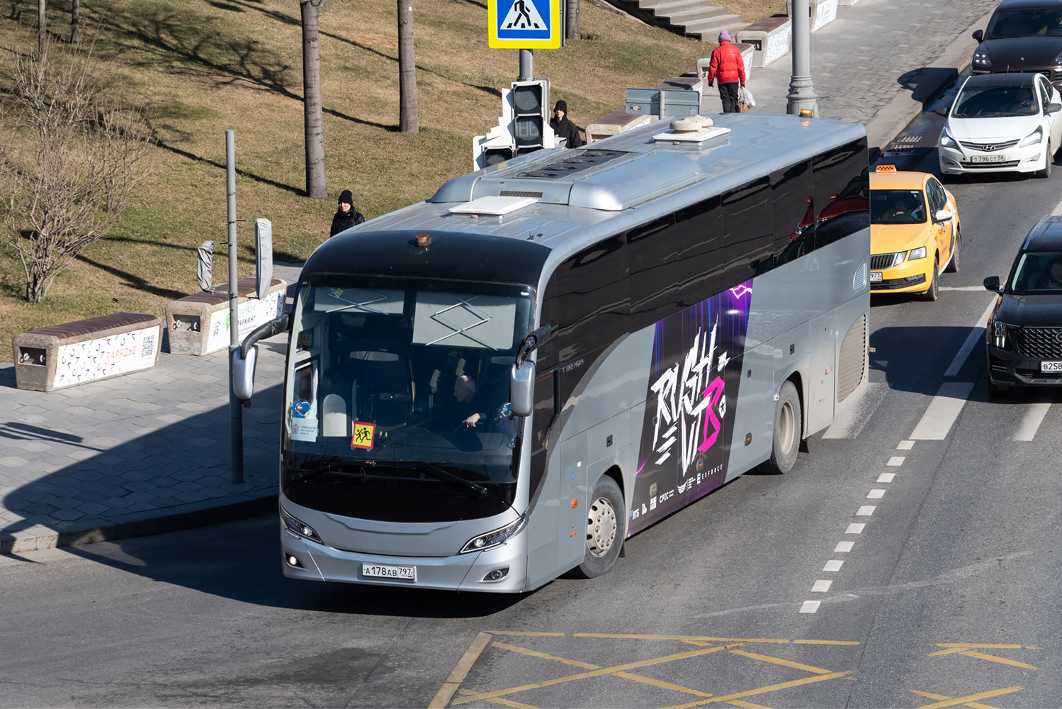 Москва, Yutong T122HDH № А 178 АВ 797