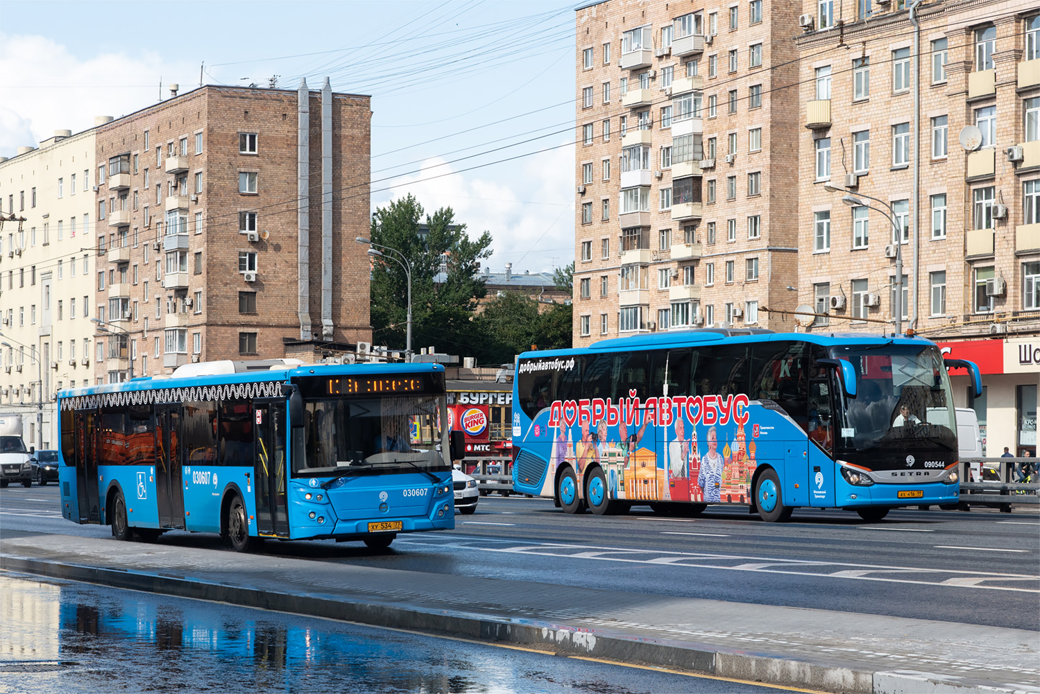 Москва, ЛиАЗ-5292.22 (2-2-2) № 030607; Москва, Setra S517HD (Russland) № 090544