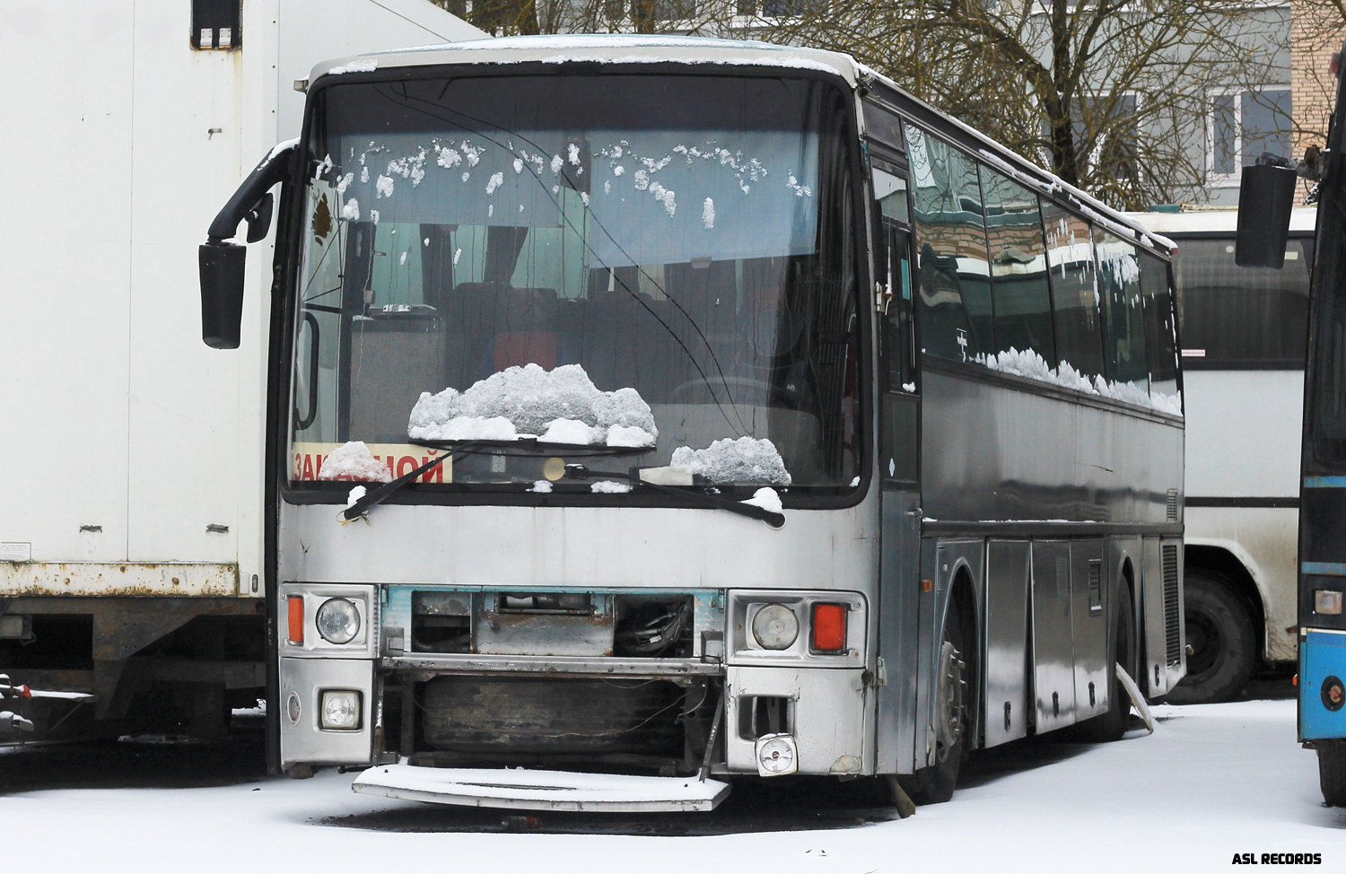 Санкт-Петербург, Van Hool T815 Alizée № В 632 ТР 05; Санкт-Петербург, Neoplan N117 Spaceliner № В 360 ЕР 60; Санкт-Петербург, Van Hool T8 Alizée 310 № Р 740 ОЕ 178