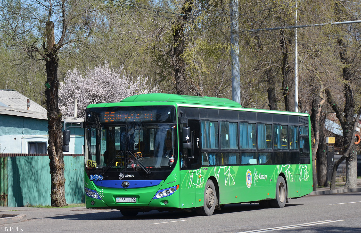 Алматы, Yutong ZK6118HGA (QazTehna) № 185 EZ 02
