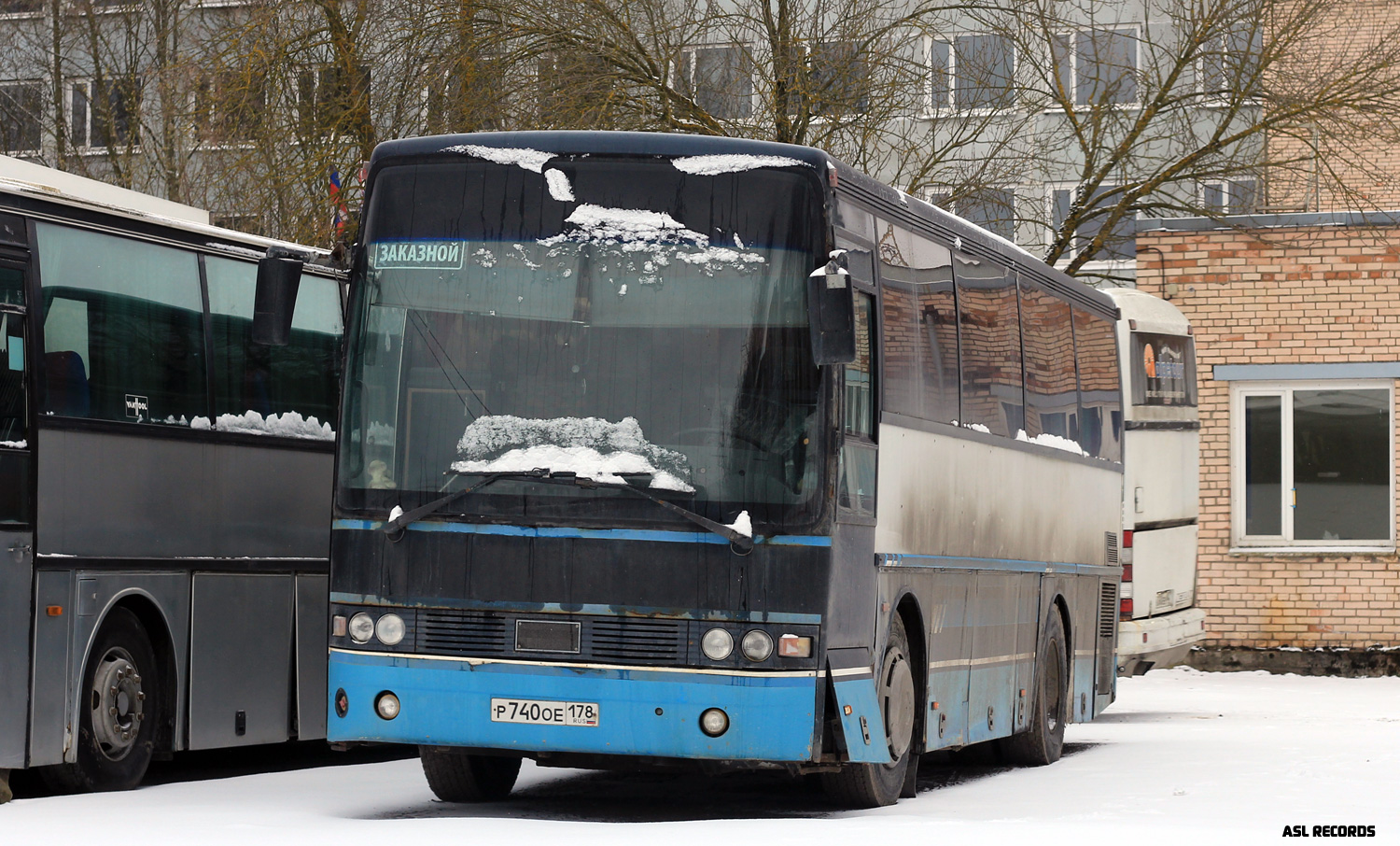 Санкт-Петербург, Van Hool T815 Alizée № В 632 ТР 05; Санкт-Петербург, Van Hool T8 Alizée 310 № Р 740 ОЕ 178; Санкт-Петербург, Neoplan N117 Spaceliner № В 360 ЕР 60