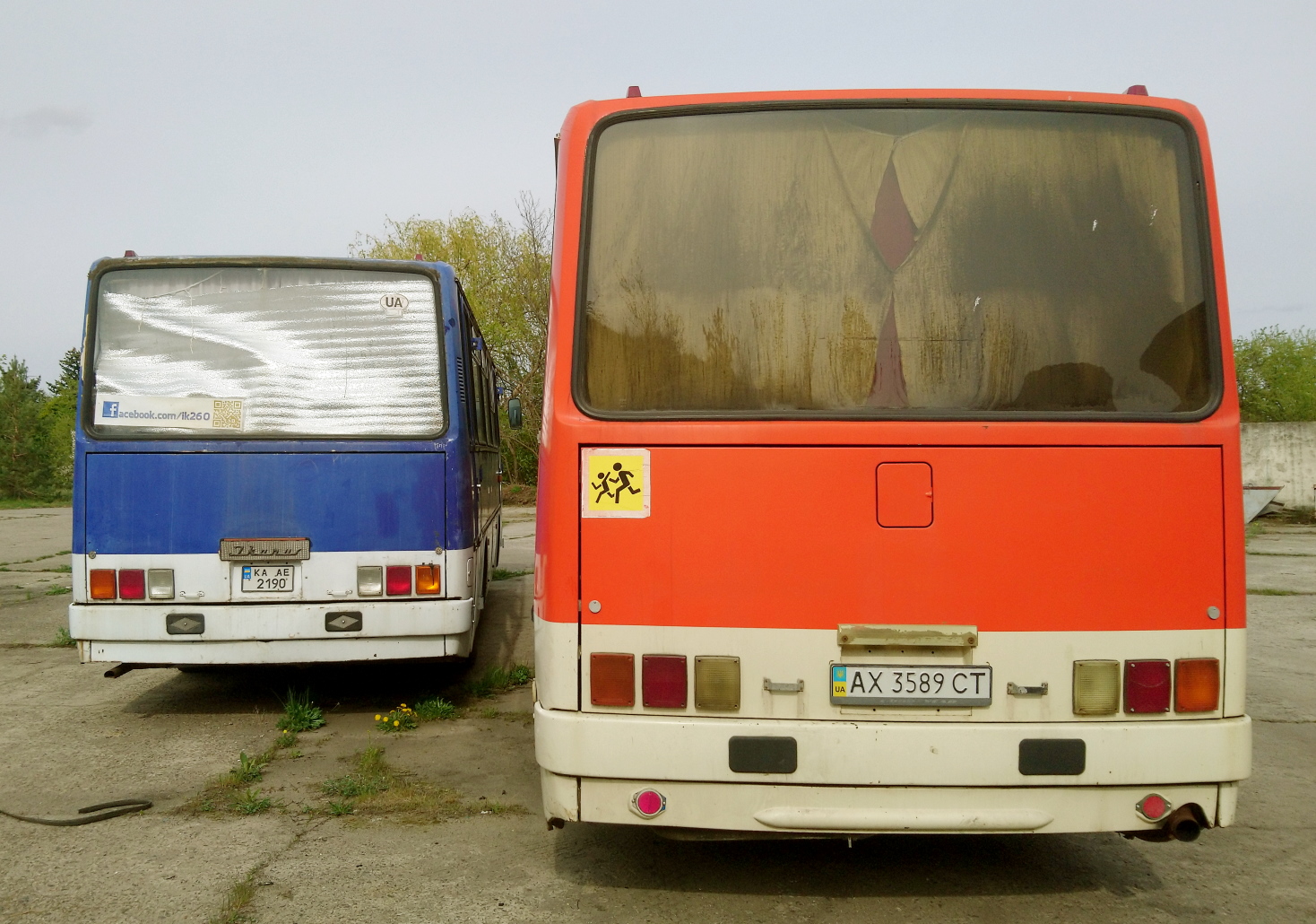 Киев, Ikarus 211.53 № KA 2190 AE; Харьковская область, Ikarus 250.93 № AX 3589 CT