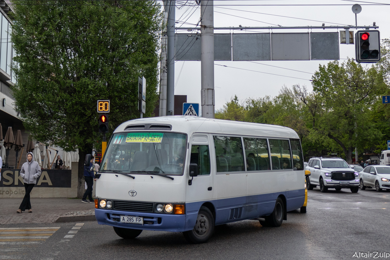 Алматы, Toyota Coaster HZB50L № A 285 FP