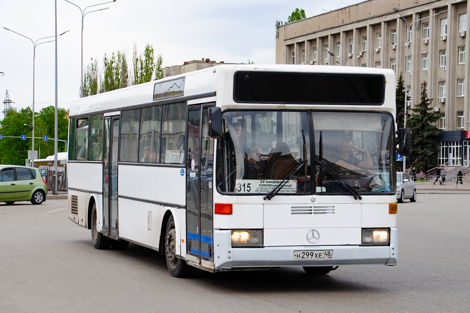Липецкая область, Mercedes-Benz O405 № Н 299 ХЕ 48