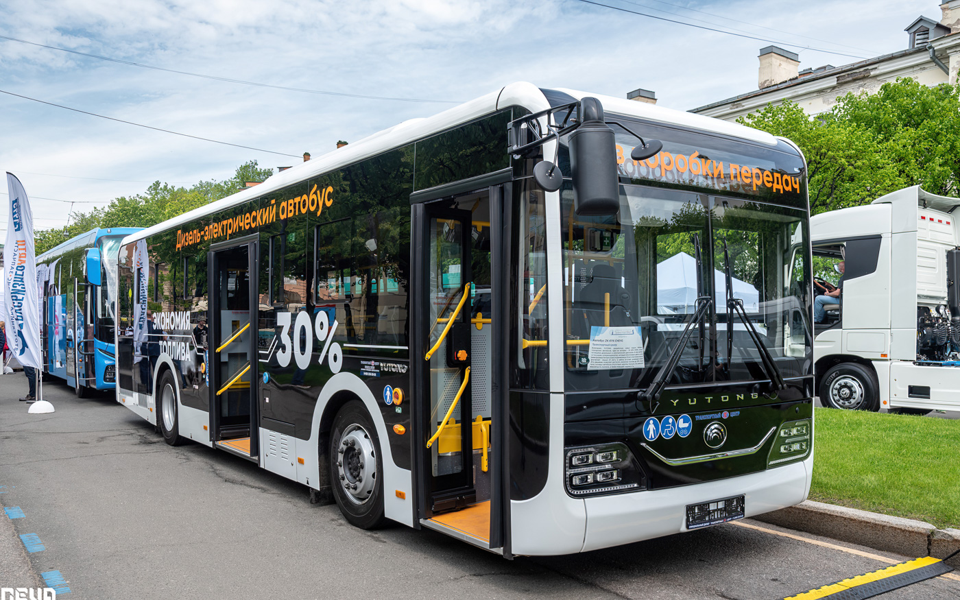 Москва, Yutong ZK6116CHEVG № Yutong-18986; Санкт-Петербург — VI Международный транспортный фестиваль "ТранспортФест-2025"