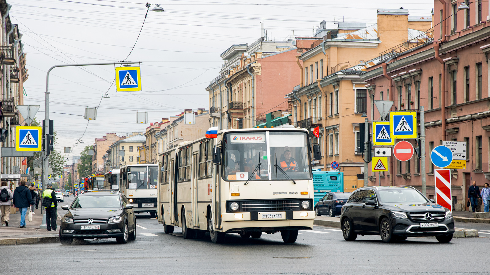 Москва, Ikarus 280.33M № У 153 ВА 797; Санкт-Петербург — VI Международный транспортный фестиваль "ТранспортФест-2025"