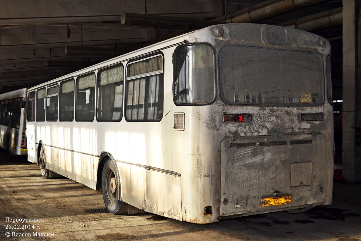Свердловская область, Mercedes-Benz O305 № ЕО 765 66