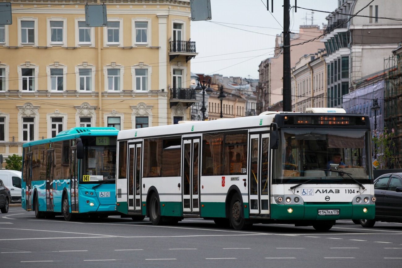 Санкт-Петербург, ЛиАЗ-5292.65 № 7148; Санкт-Петербург, ЛиАЗ-5292.60 № 1104