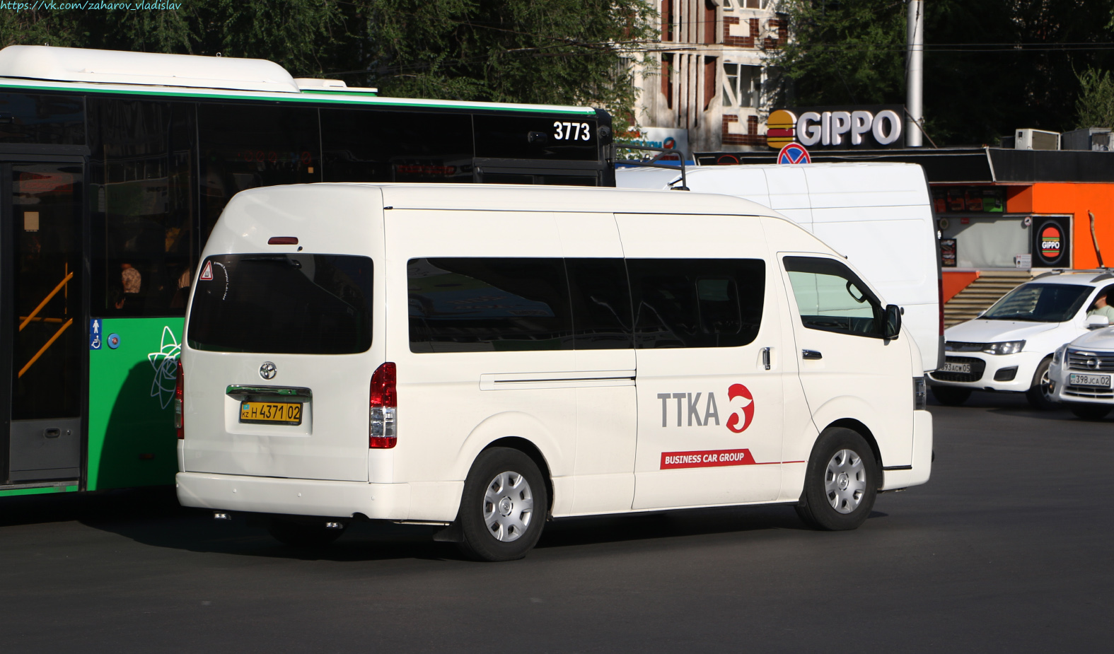 Алматы, Toyota HiAce (V H200) № H 4371 02