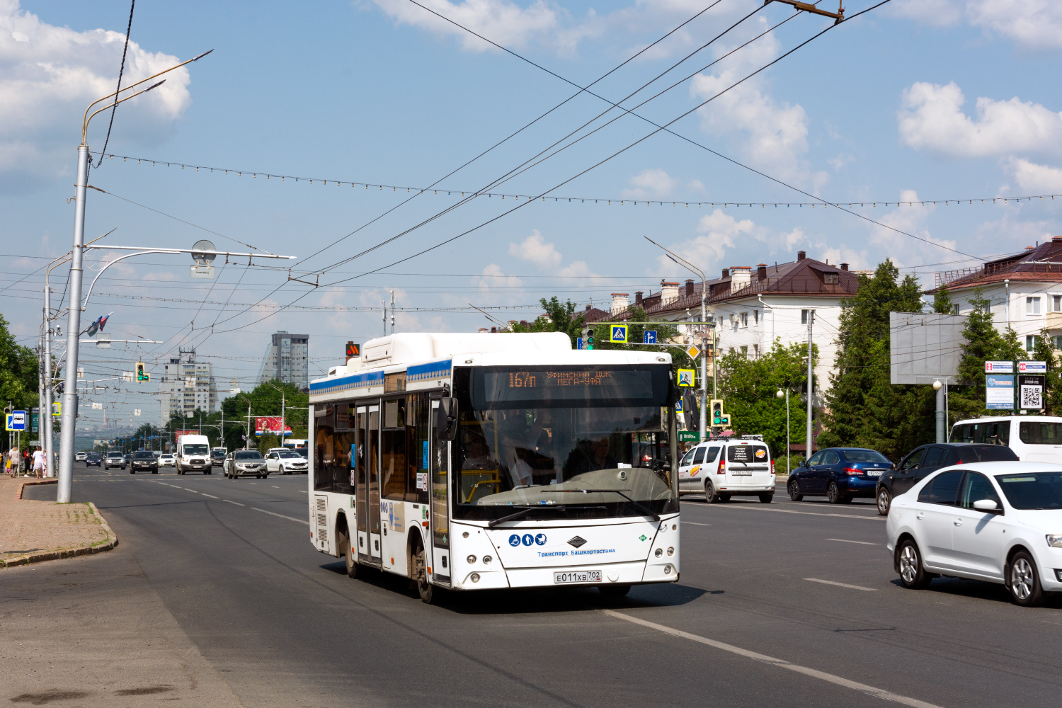 Башкортостан, Lotos-206 № Е 011 ХВ 702