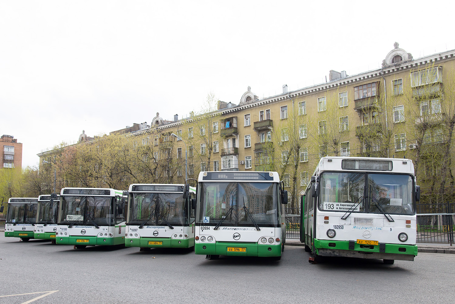 Москва, ЛиАЗ-5292.20 № 02694; Москва, ЛиАЗ-5256.25 № 160950