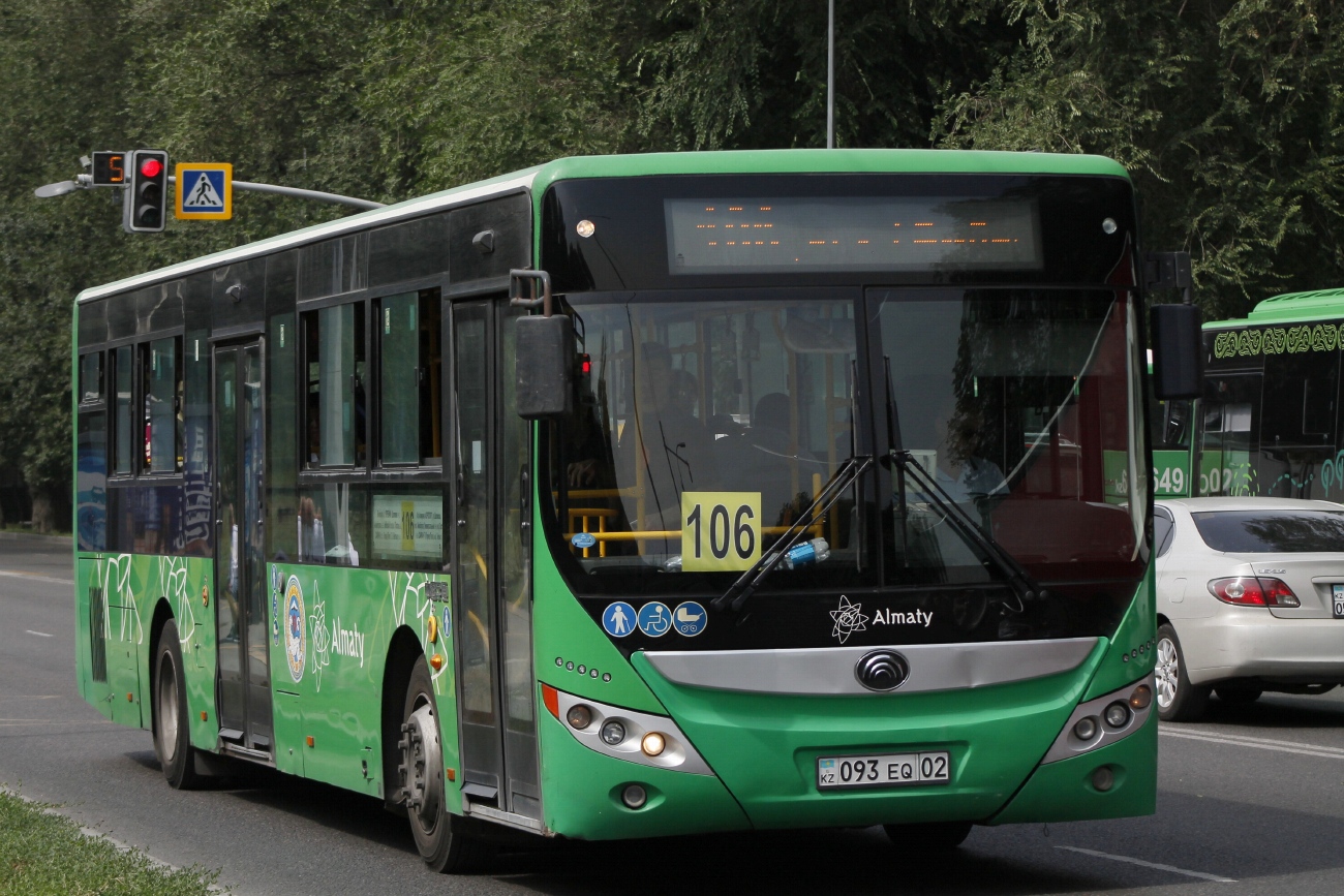 Алматы, Yutong ZK6118HGA № 093 EQ 02