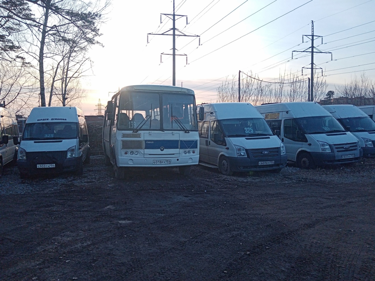 Новосибирская область, Автодом (Ford Transit) № С 933 ТН 154; Новосибирская область, ПАЗ-4234-04 № Е 018 РУ 154