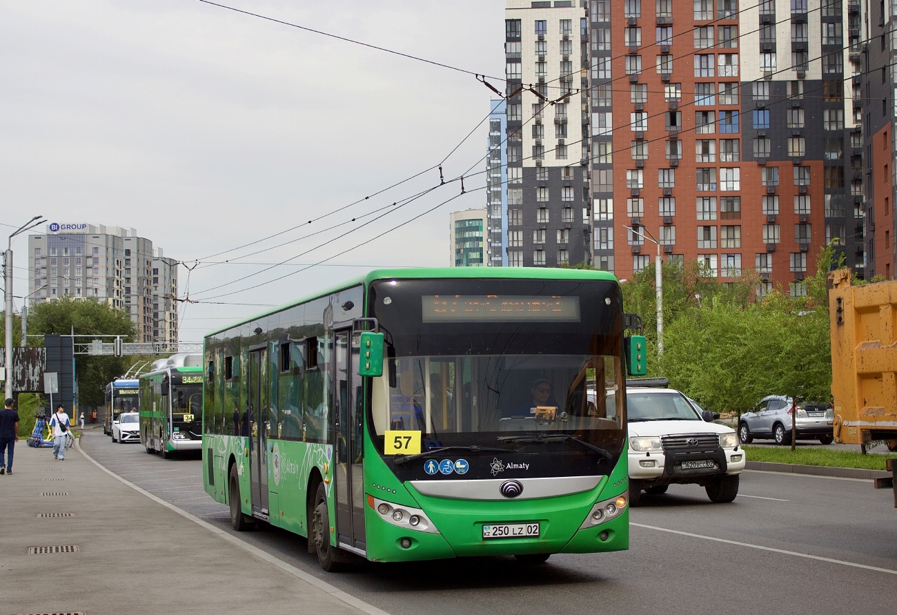 Алматы, Yutong ZK6118HGA (СарыаркаАвтоПром) № 250 LZ 02