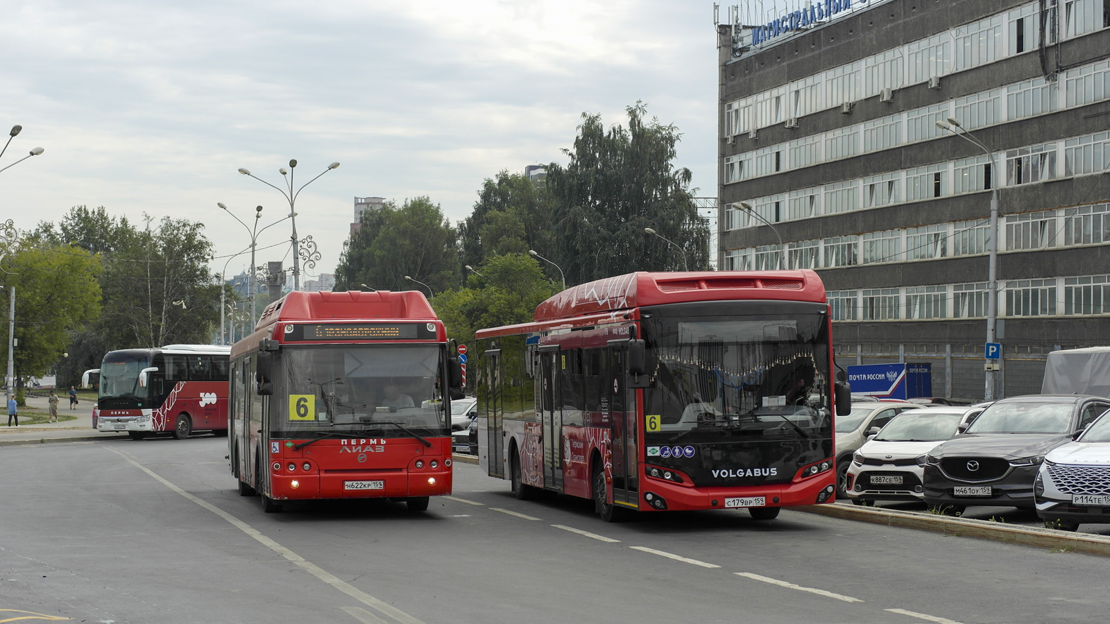 Пермский край, ЛиАЗ-5292.67 (CNG) № Н 622 КР 159; Пермский край, Volgabus-5270.G4 (CNG) № С 179 ВР 159