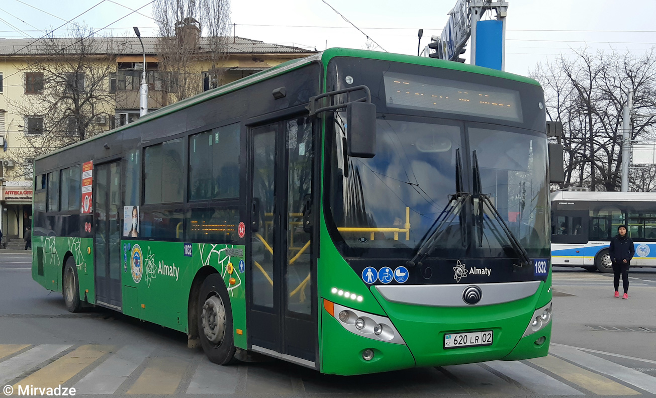 Алматы, Yutong ZK6118HGA № 1832