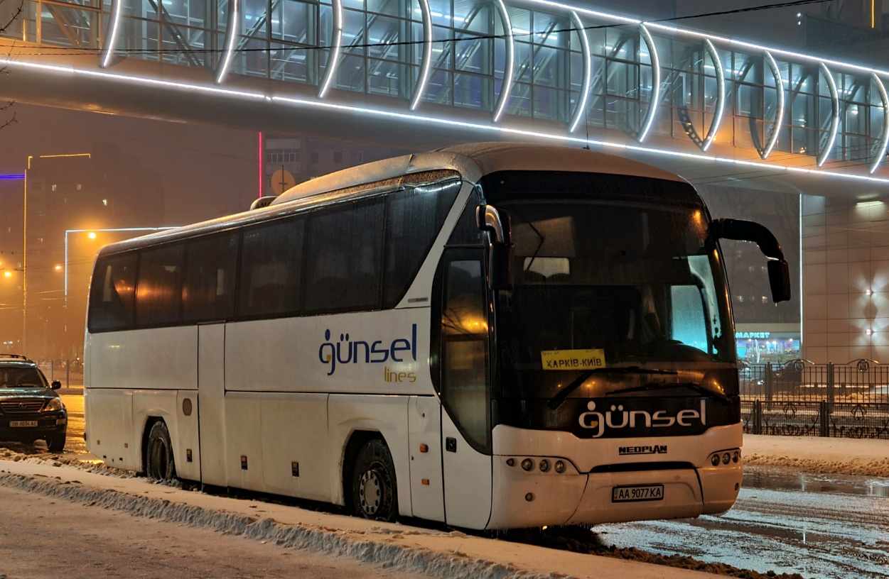 Киев, Neoplan P21 N2216SHD Tourliner № AA 9077 KA