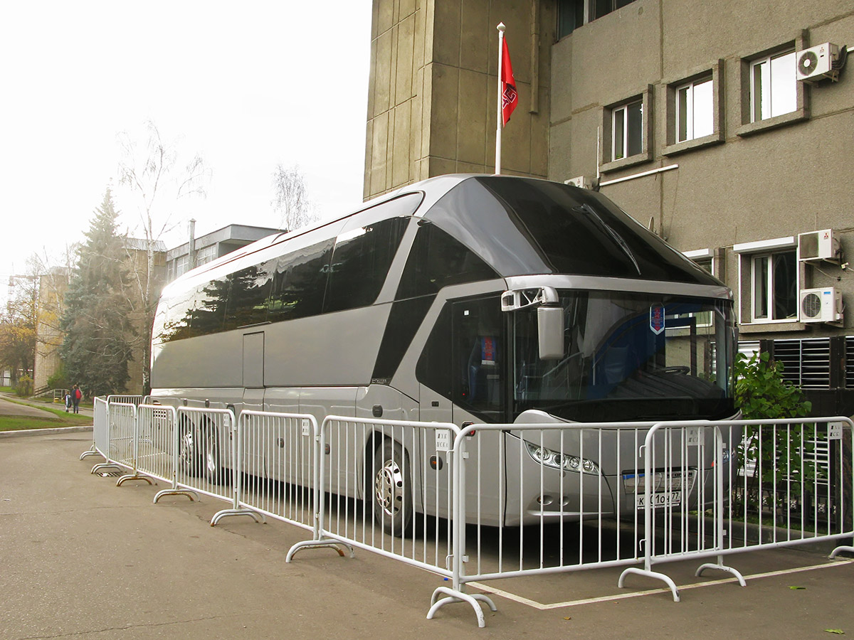 Москва, Neoplan P12 N5218/3SHDL Starliner L № К 001 ОН 77