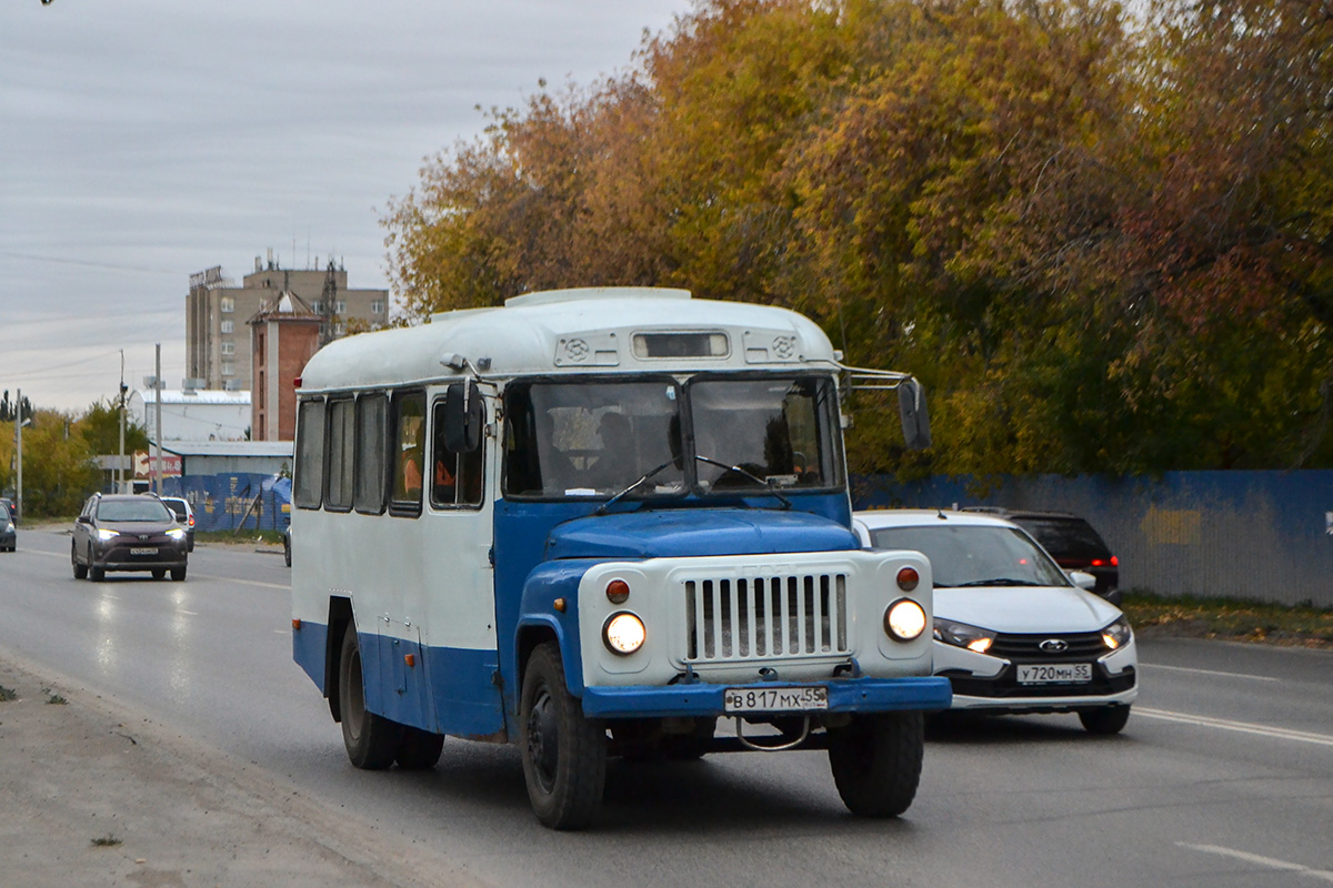 Омская область, КАвЗ-3270 № В 817 МХ 55