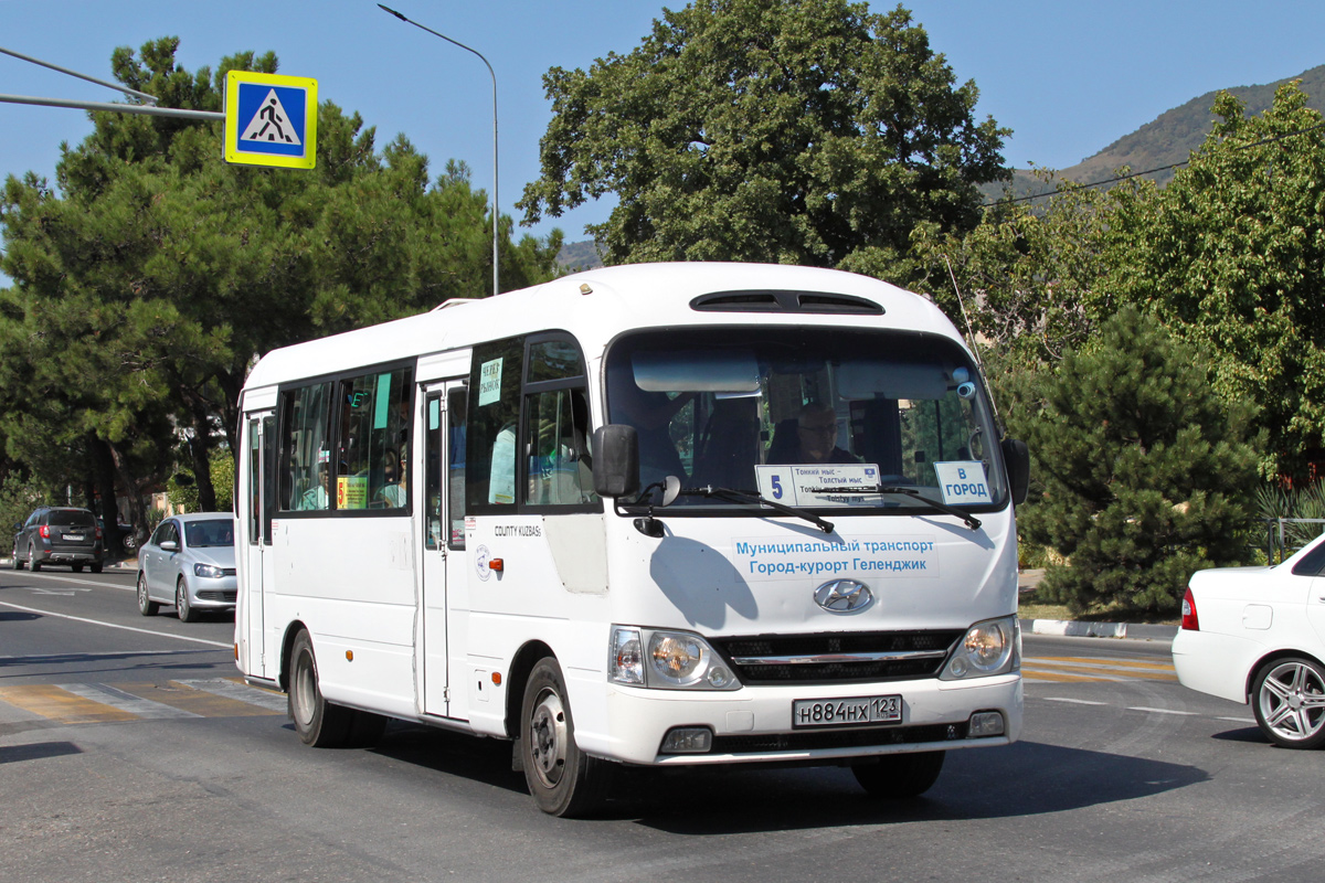 Краснодарский край, Hyundai County Kuzbass № Н 884 НХ 123