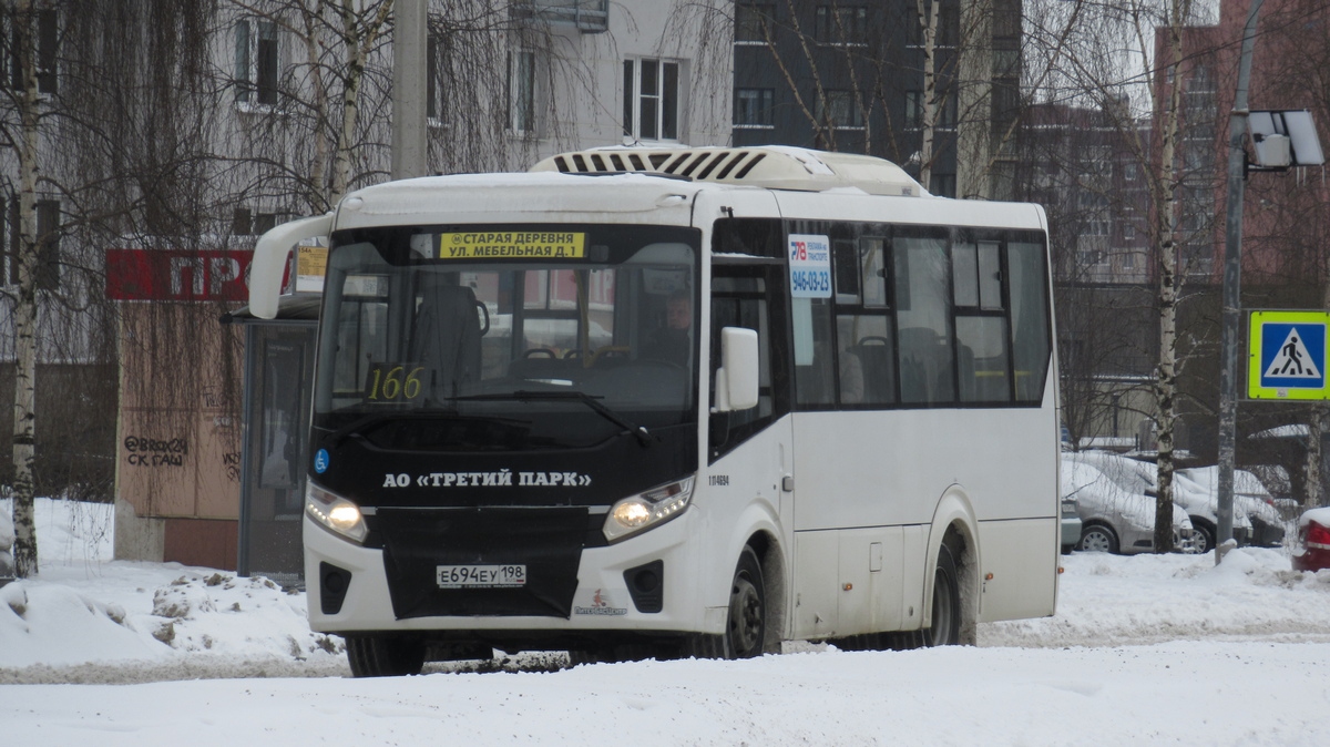 Sankt Petersburg, PAZ-320435-04 "Vector Next" Nr. Е 694 ЕУ 198