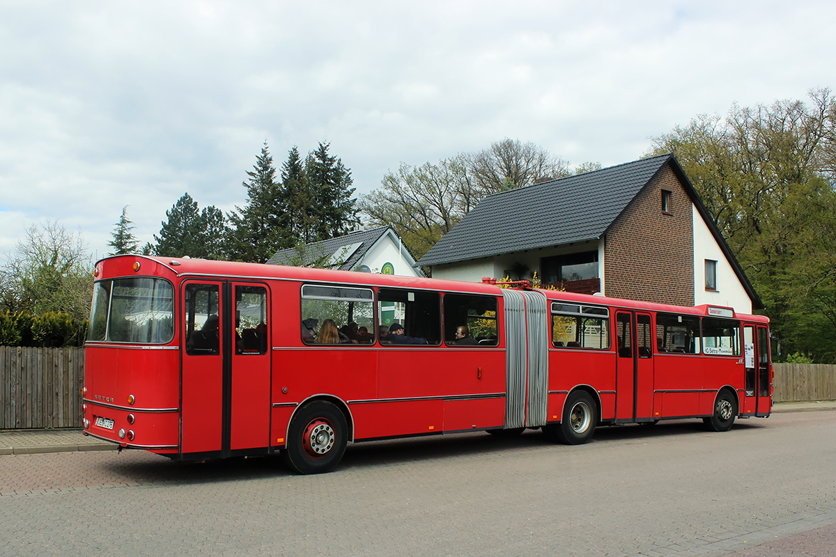 Lower Saxony, Setra SG180S Nr. 275; Lower Saxony — Bustreffen Wehmingen Hannoversches Straßenbahnmuseum 17.04.2016