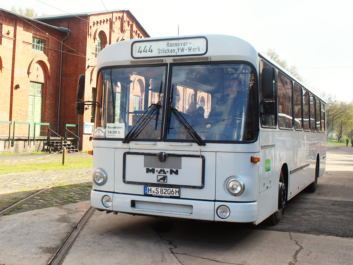 Нижняя Саксония, MAN 193 SÜ240 № H-S 8206H; Нижняя Саксония — Bustreffen Wehmingen Hannoversches Straßenbahnmuseum 17.04.2016