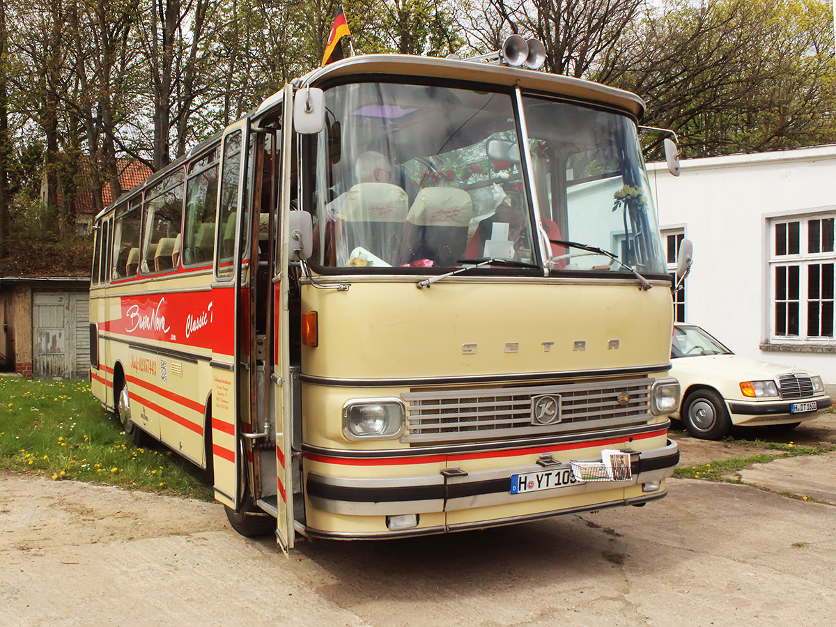 Alsó-Szászország, Setra S100 sz.: H-YT 103H; Alsó-Szászország — Bustreffen Wehmingen Hannoversches Straßenbahnmuseum 17.04.2016