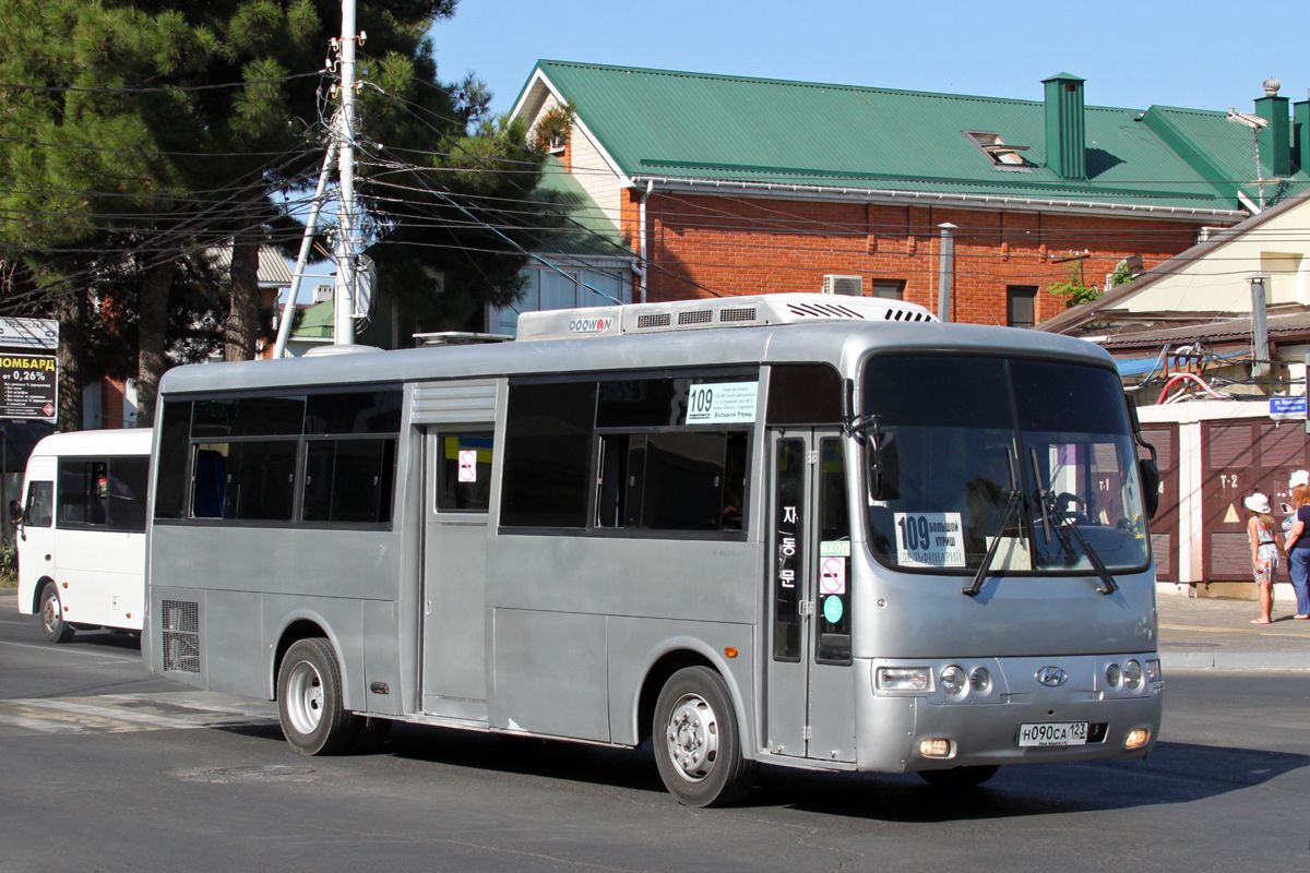 Краснодарский край, Hyundai AeroTown № Н 090 СА 123