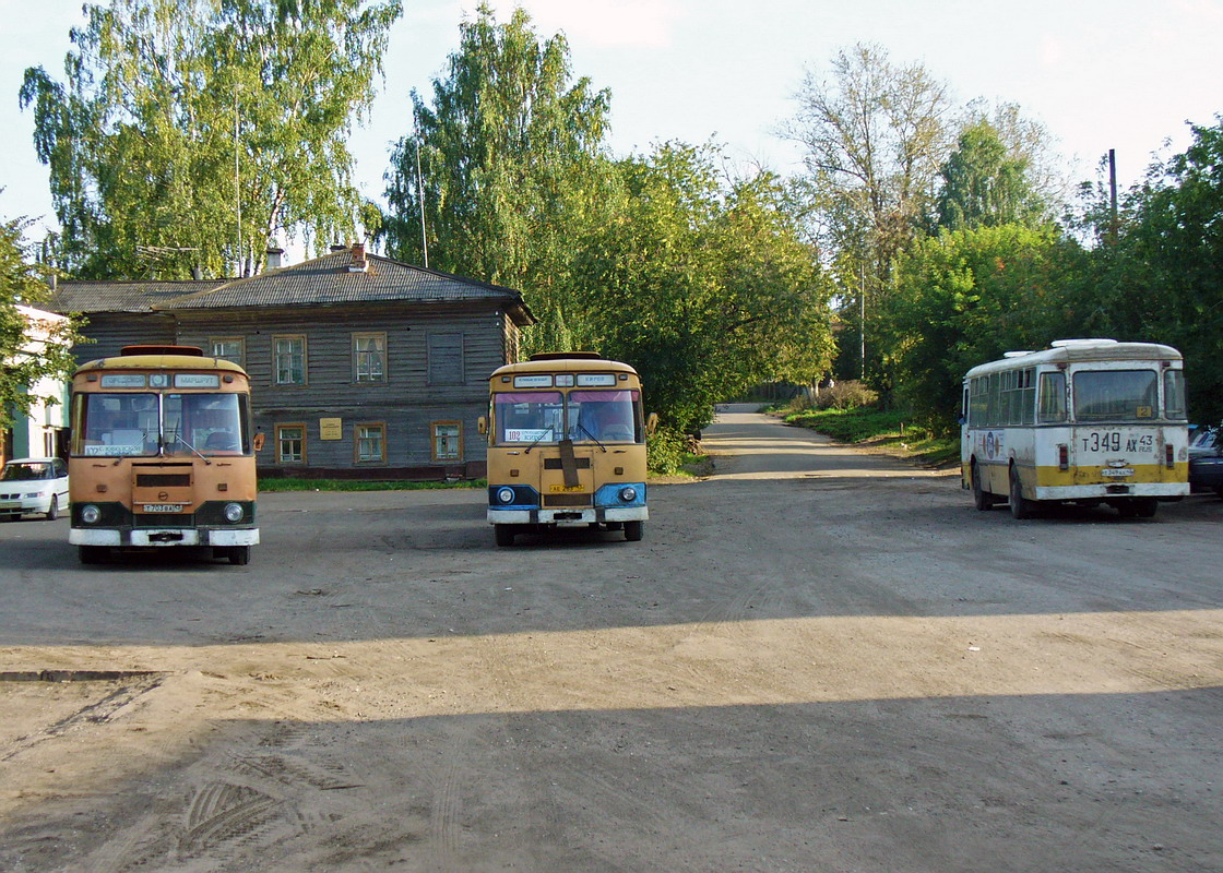 Kirovi terület, LiAZ-677MB sz.: Т 703 ВА 43; Kirovi terület, LiAZ-677M sz.: АЕ 263 43; Kirovi terület, LiAZ-677M sz.: Т 349 АХ 43