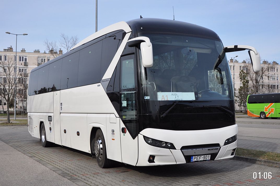 Венгрия, Neoplan P21 N2216SHD Tourliner № PEF-901