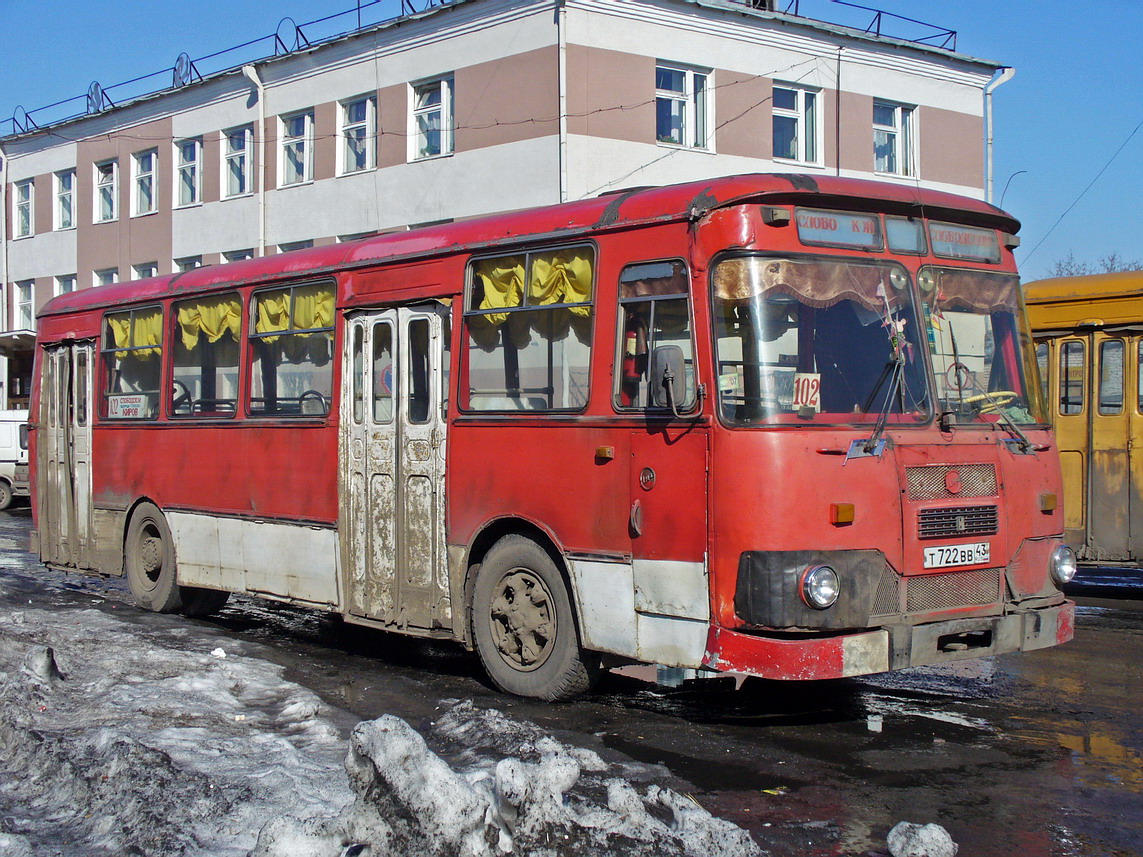 Кіраўская вобласць, ЛиАЗ-677М № Т 722 ВВ 43