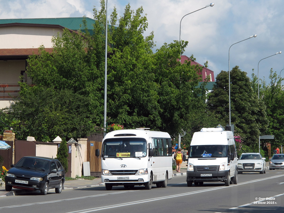 Краснодарский край, Hyundai County Kuzbass № Н 886 НХ 123; Краснодарский край, Нижегородец-222708  (Ford Transit) № М 741 ОО 123