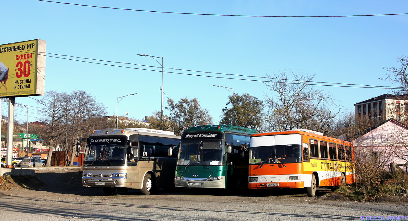 Камчатский край, Hyundai Aero Hi-Space № 876; Камчатский край, Daewoo BH120F Royal Cruiser № 880; Камчатский край, Daewoo BS106 Hi-Power № 532