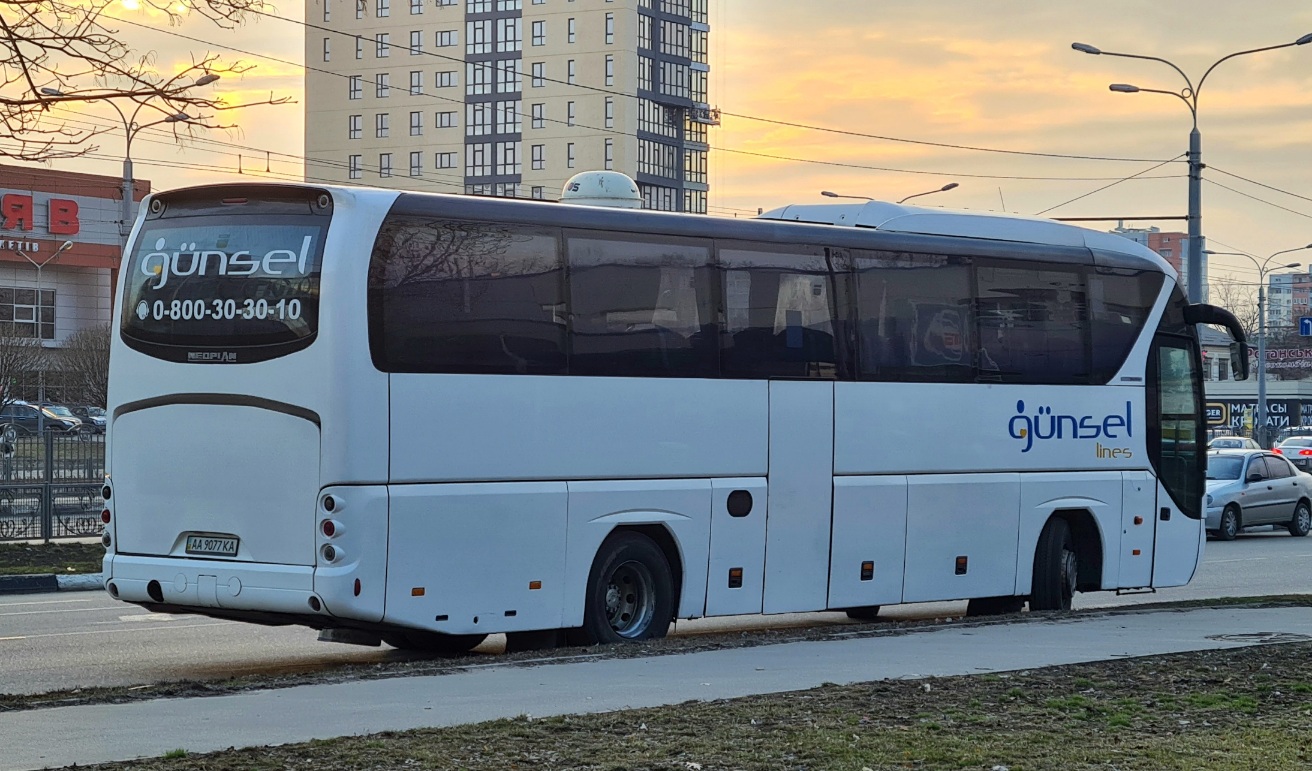 Киев, Neoplan P21 N2216SHD Tourliner № AA 9077 KA