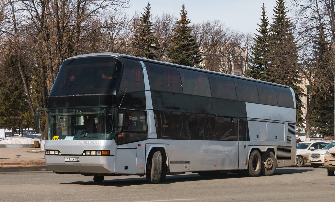Bashkortostan, Neoplan N122/3L Skyliner č. О 133 КМ 123