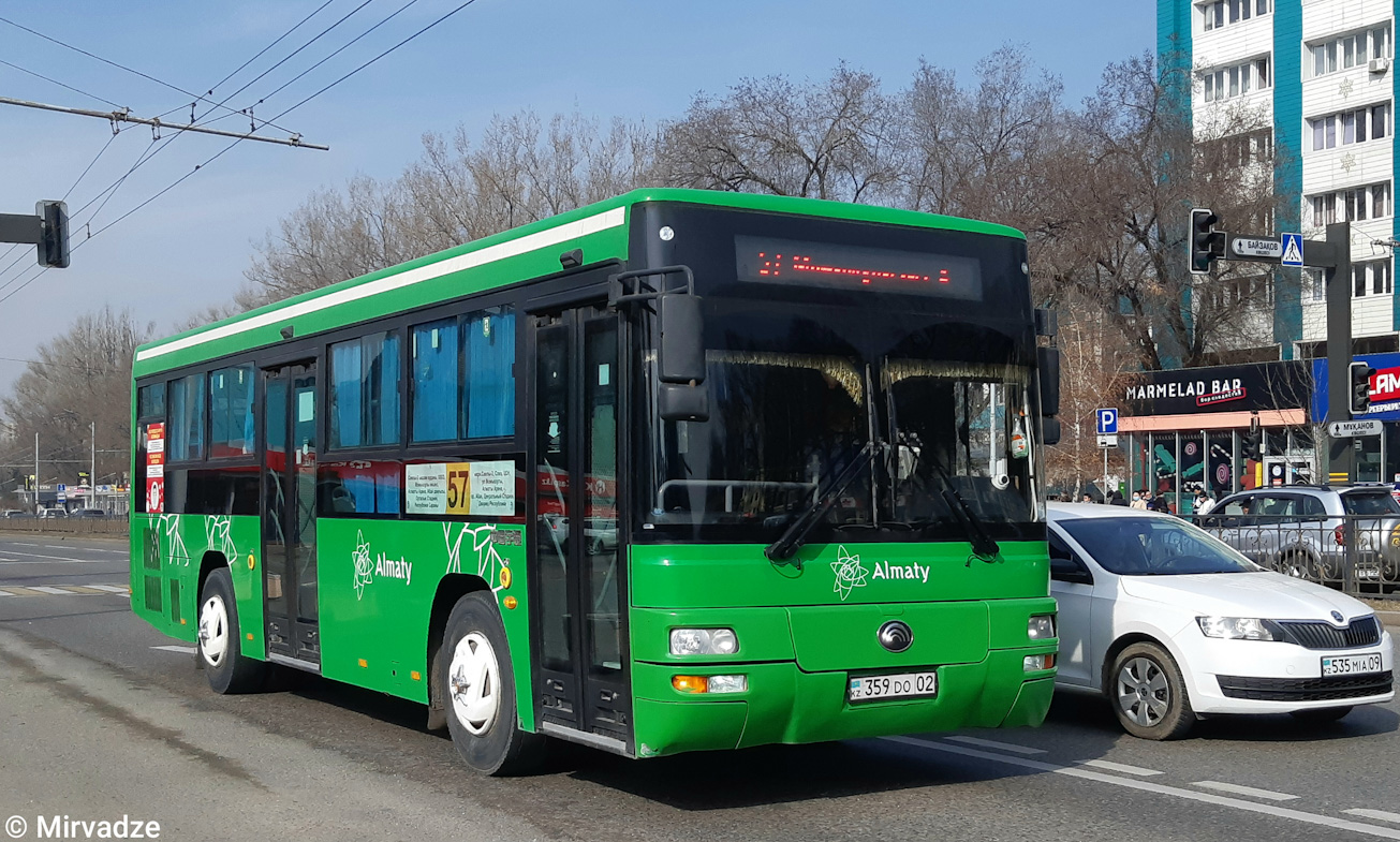 Алматы, Yutong ZK6108HGH № 359 DO 02