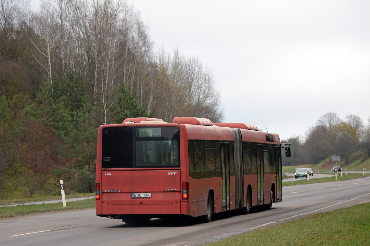 Литва, Volvo 7700A № 744