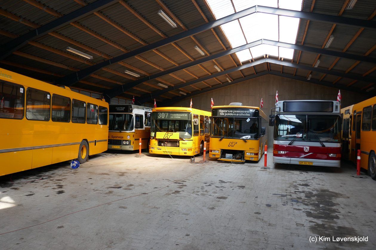 Dänemark, DAB Citybus 15-1200C Nr. 7433; Dänemark, Aabenraa M93 Nr. 8431; Dänemark, Aabenraa System 2000NL Nr. 38; Dänemark — Other photo