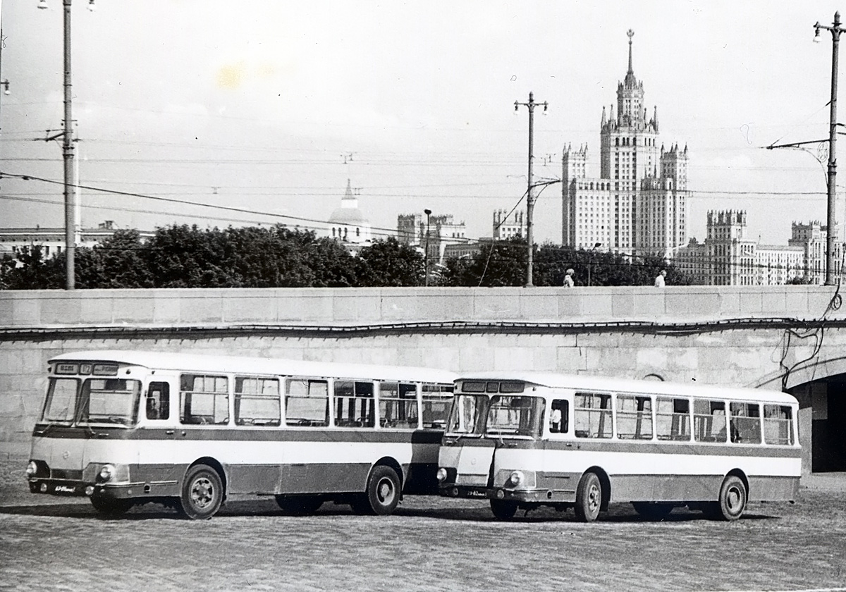 Москва, ЛиАЗ-677 № 63-09 ММА; Москва, ЛиАЗ-677 № 25-82 ММА; Москва — Исторические фотографии